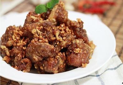 抖音网红蒜香排骨吃瓜,吃瓜群众纷纷围观，美味与趣味并存